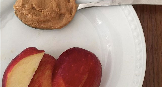 Apples with Cashew Butter